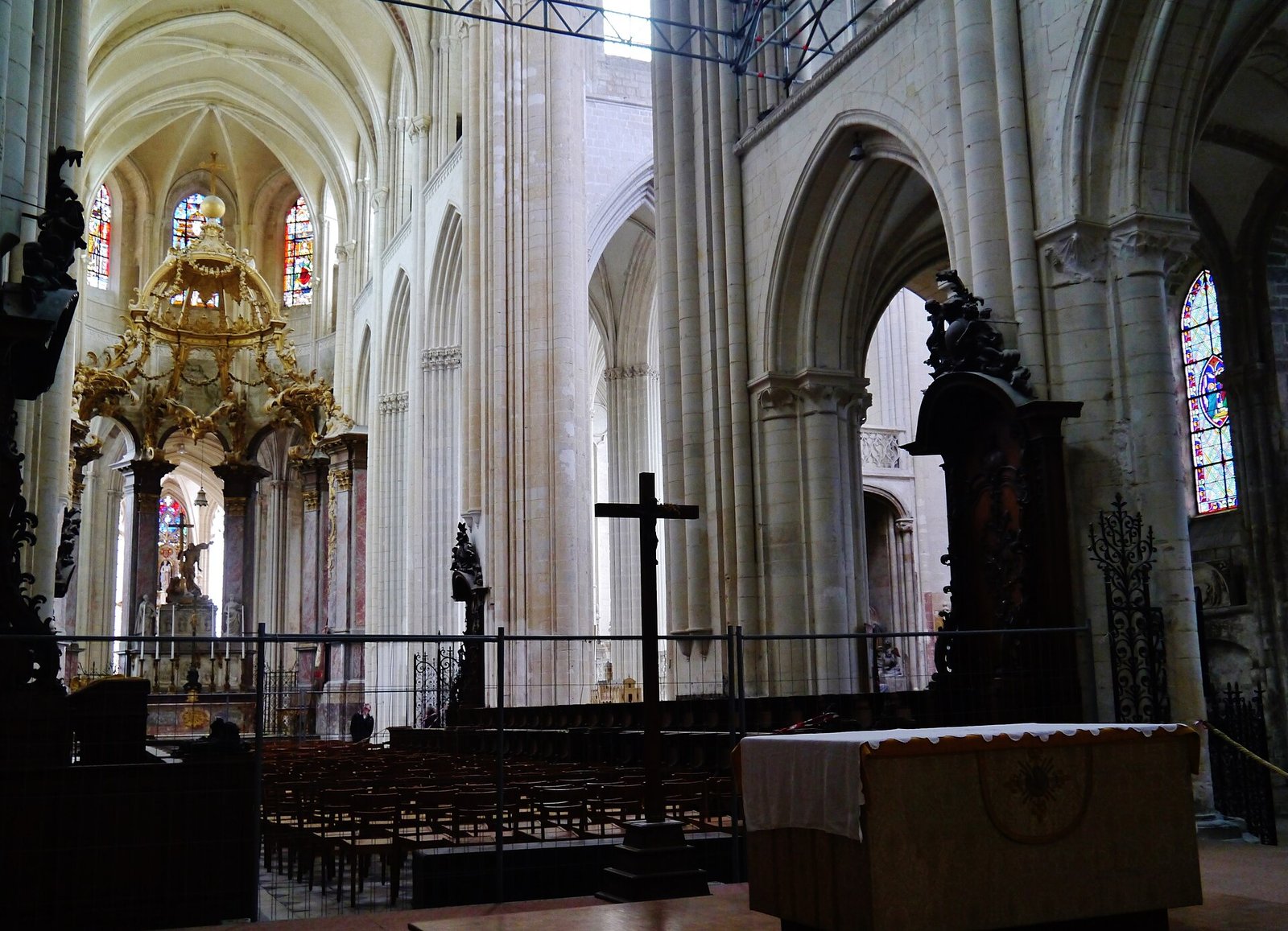 Chœur gothique de l'abbatiale de la Sainte-Trinité de Fécamp